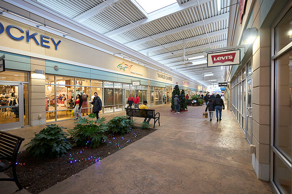 Outlets-xmas-(11-11-23)-0054